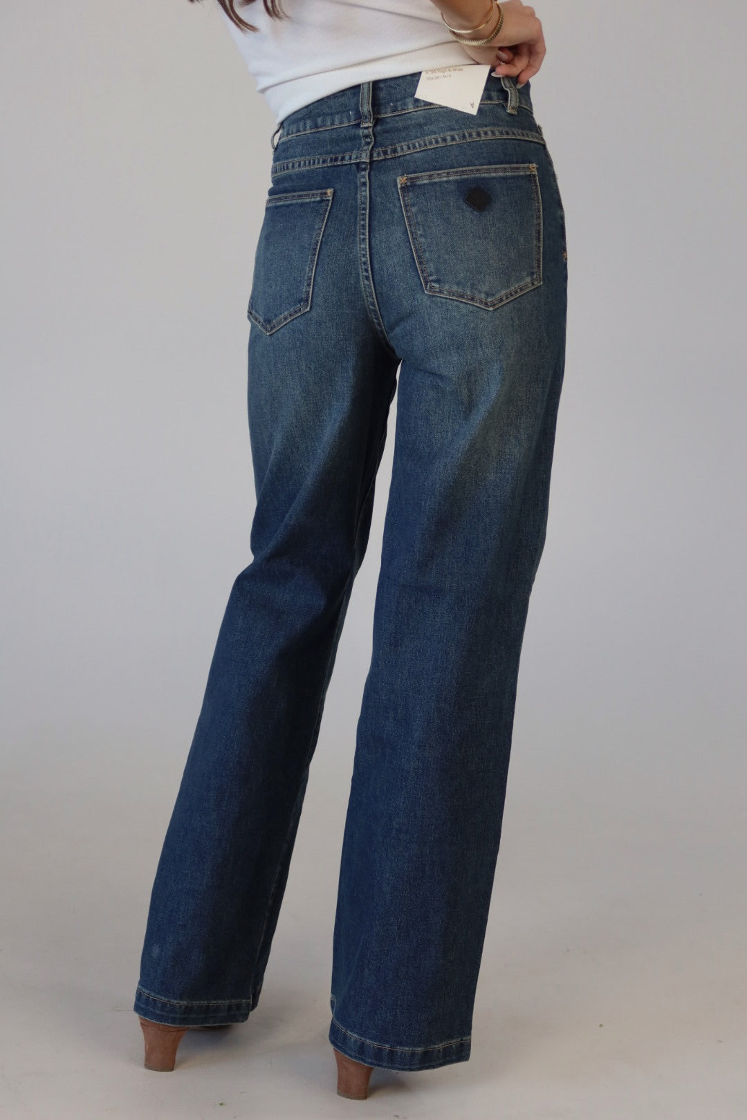 ABRAND : 94 Wide Jana In Dk. Vintage Indigo