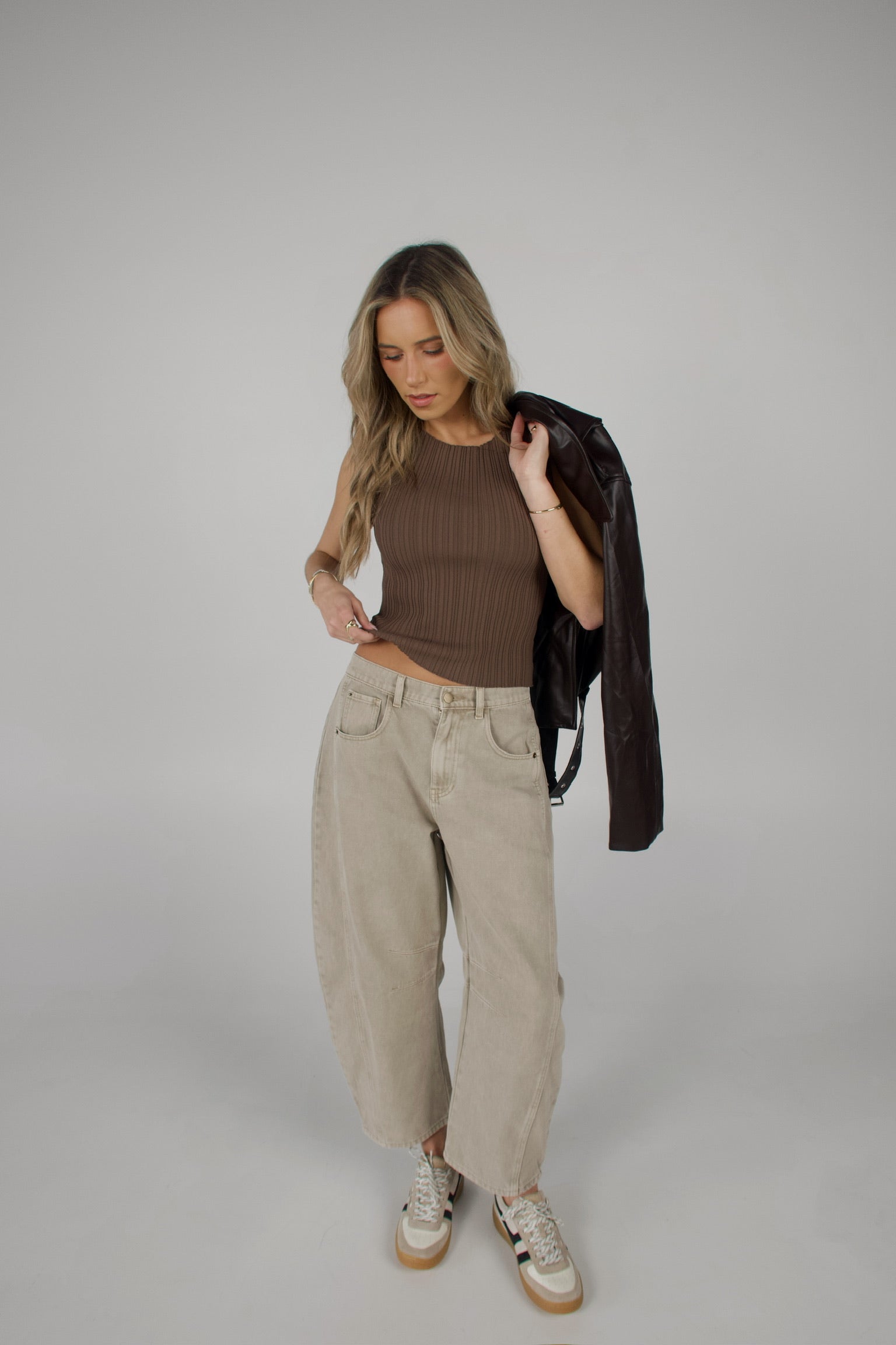 Willow Barrel Jeans In Stone