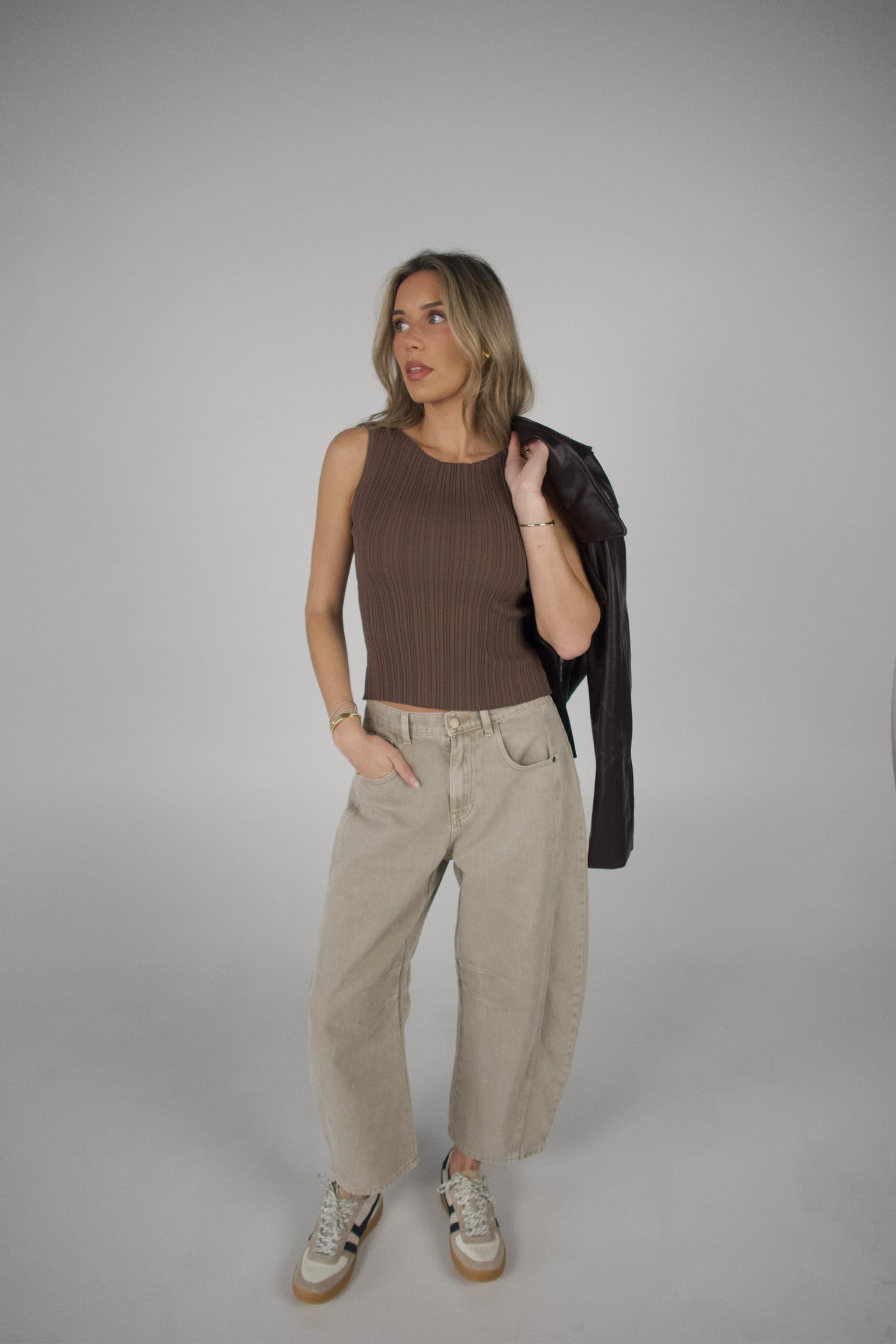 Willow Barrel Jeans In Stone