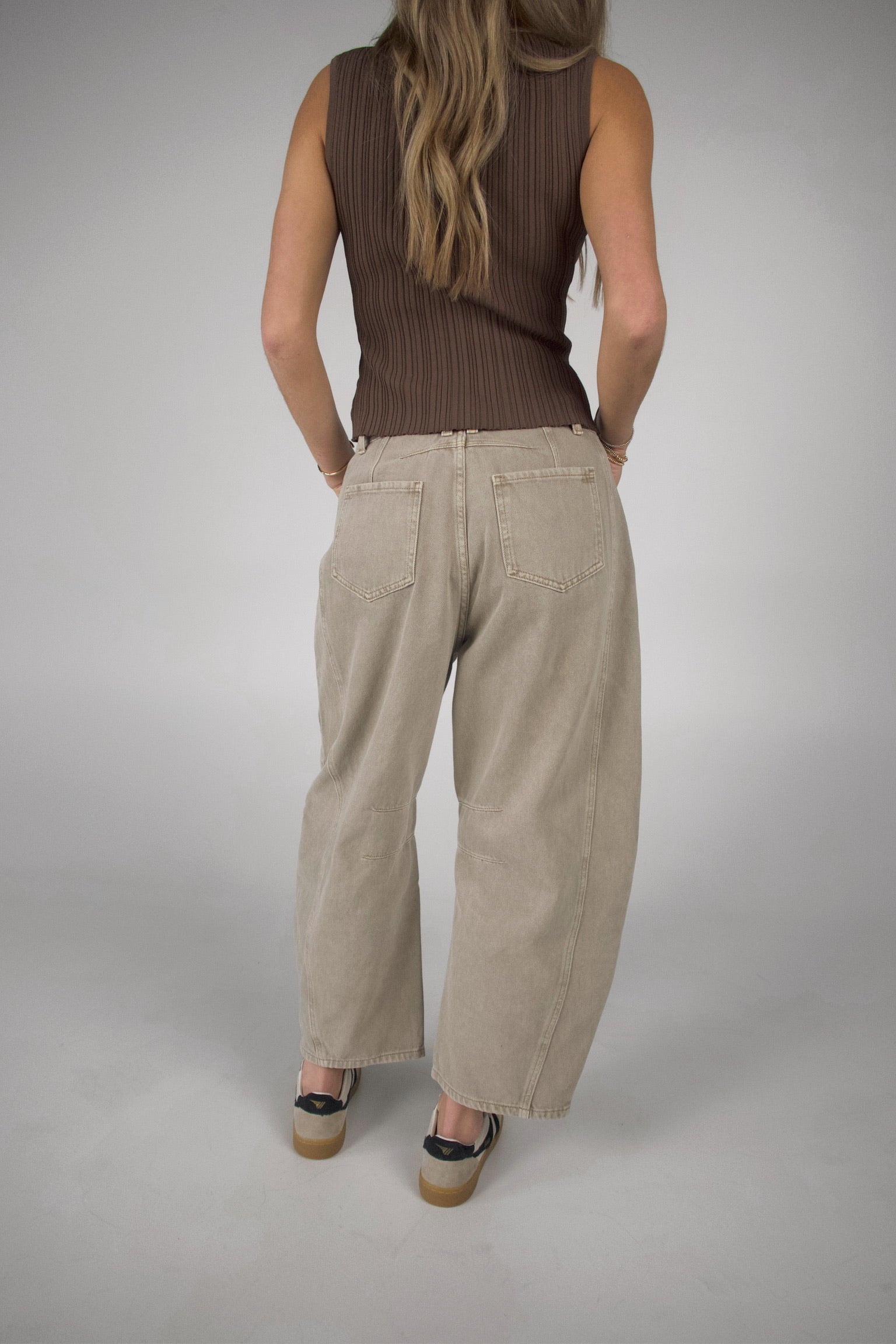 Willow Barrel Jeans In Stone