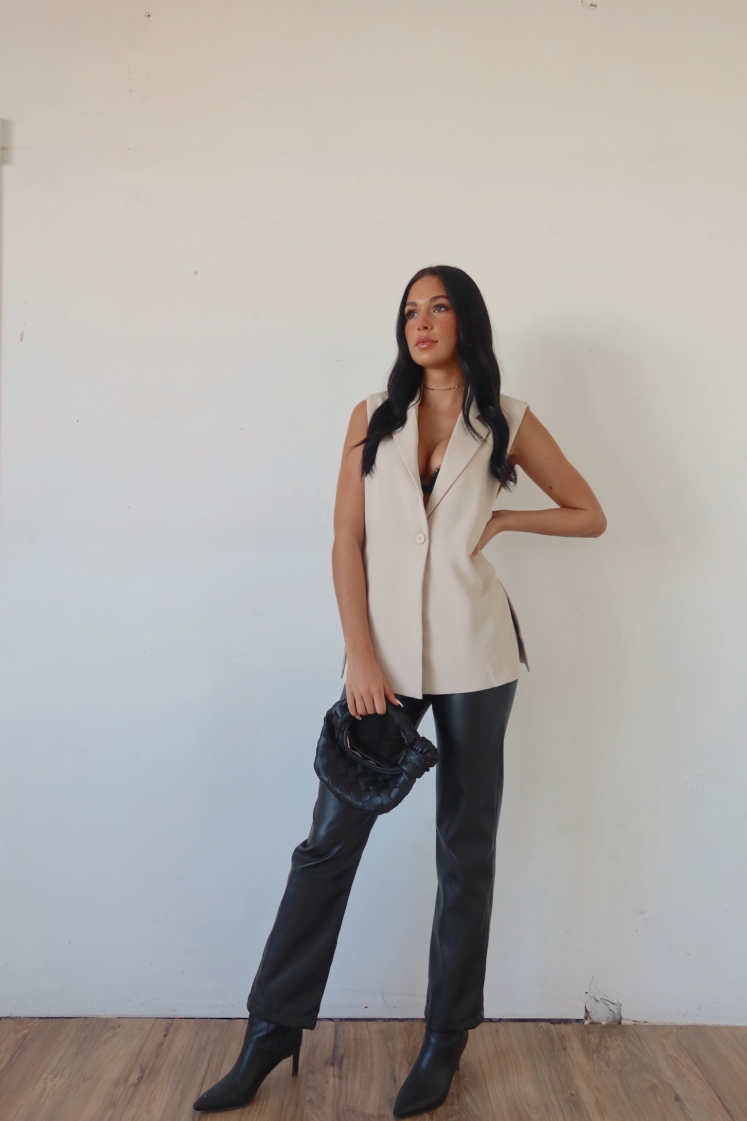 Maren Sleeveless Blazer In Beige