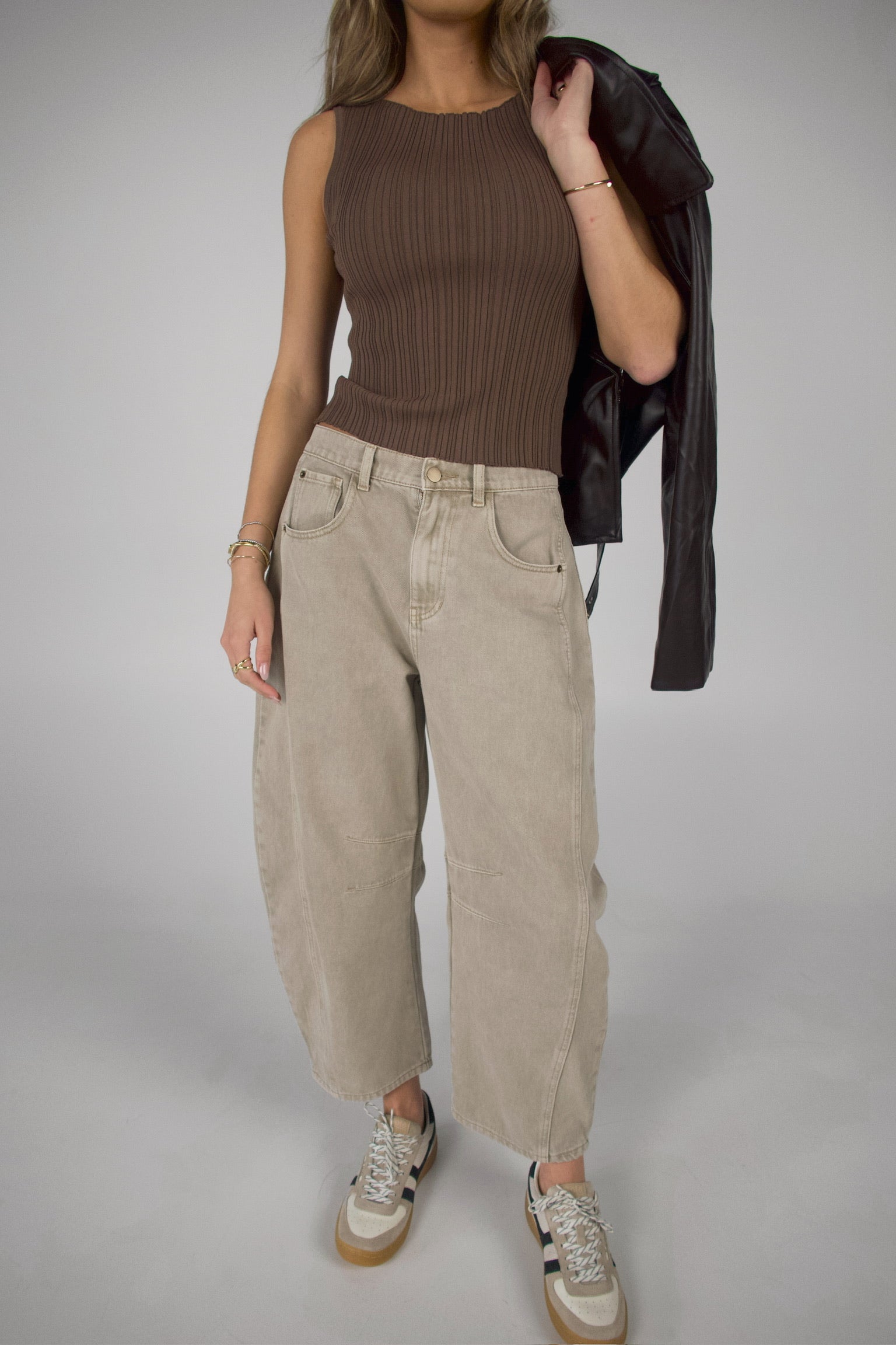 Willow Barrel Jeans In Stone