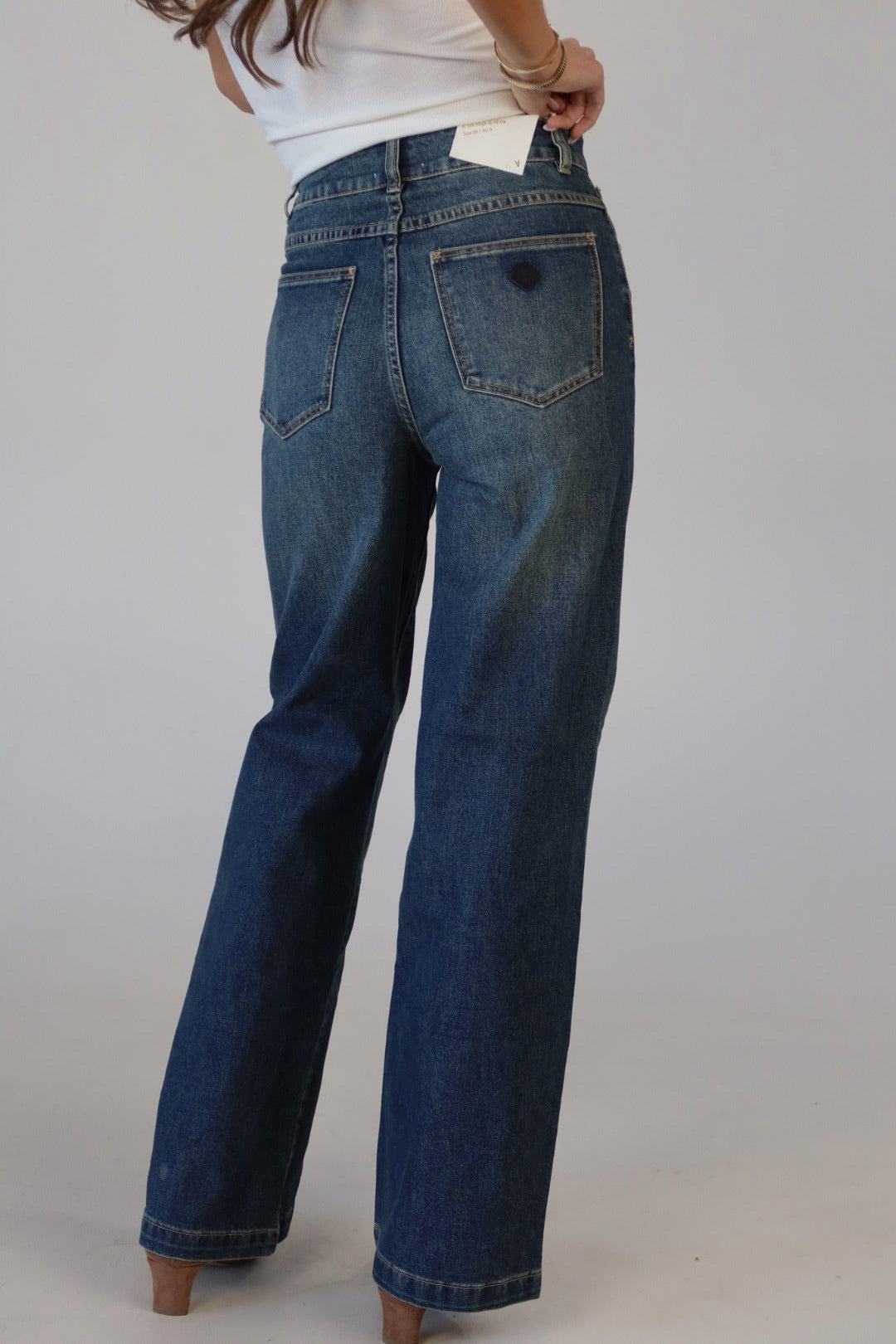 ABRAND : 94 Wide Jana In Dk. Vintage Indigo