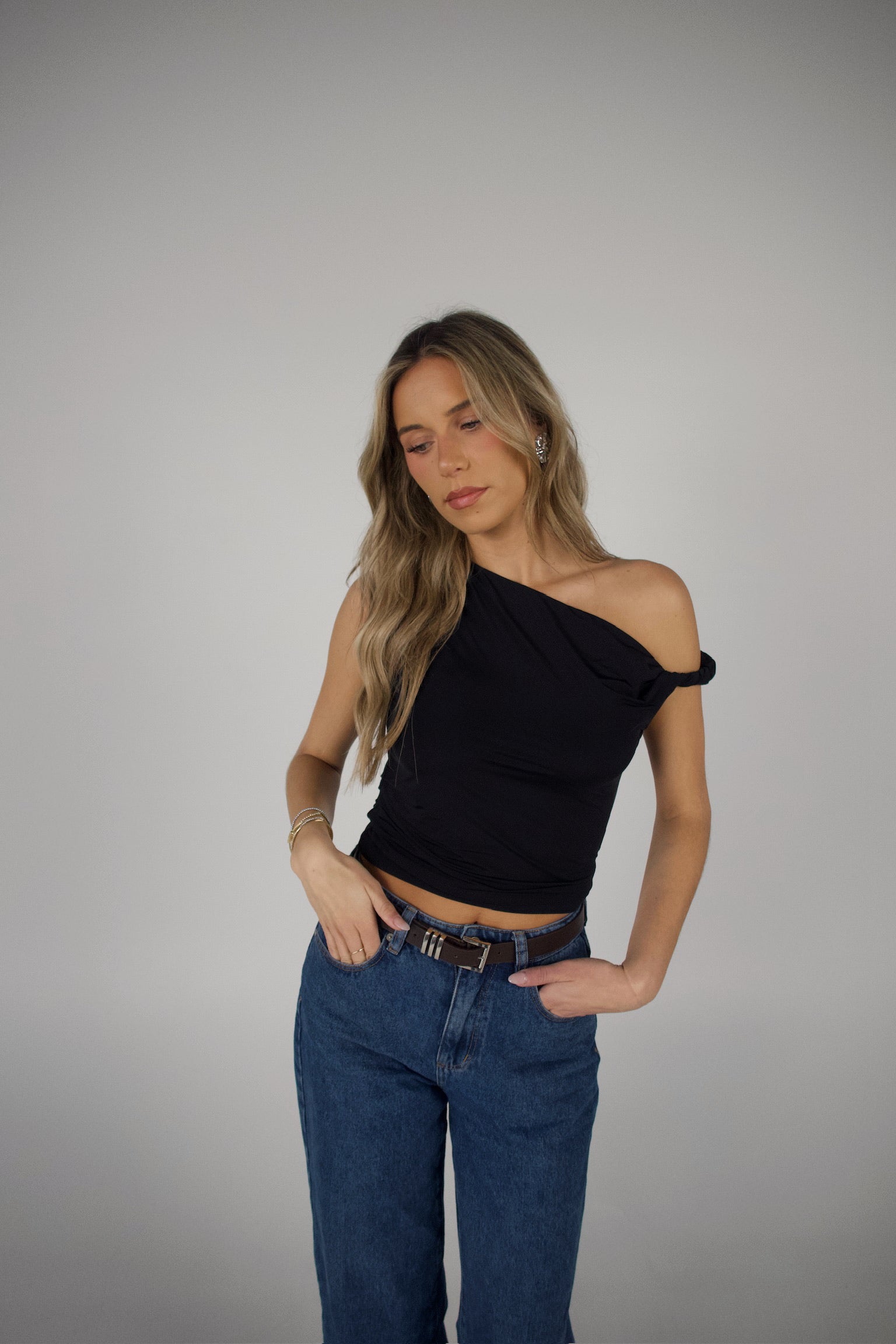 Jenni One Shoulder Top In Black