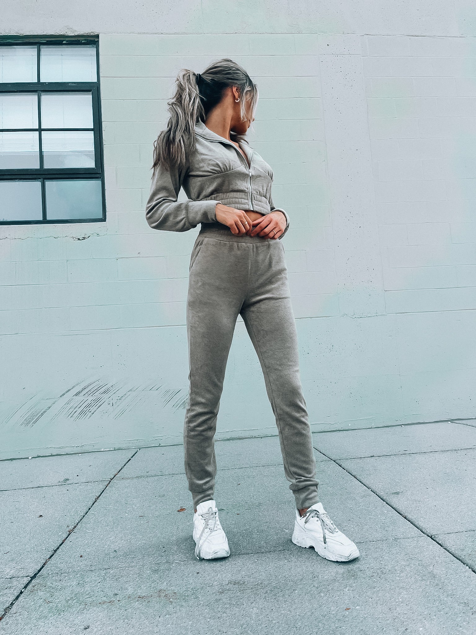 SALE : Alex Lounge Set